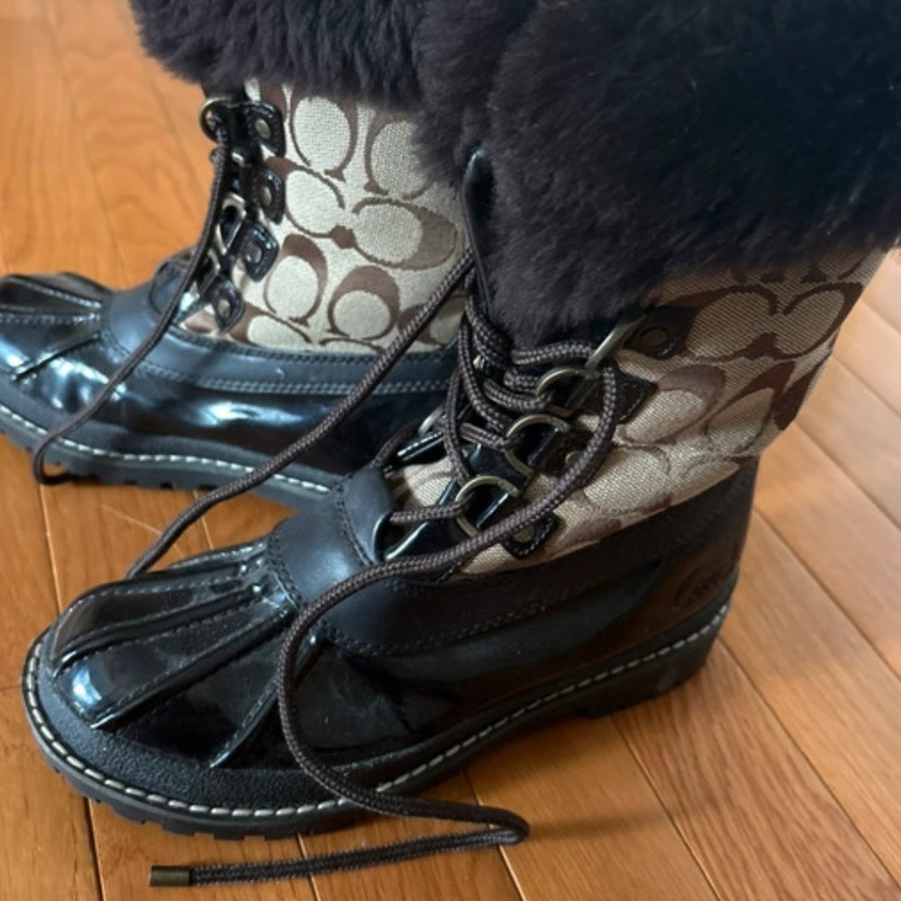 Coach Brown and Cream Logo Shearling Lace-Up Boots